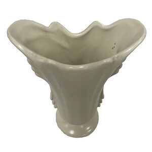 Shawnee Pottery Art Deco Table Vase Cream Mid-Century Modernism Matte Finish VTF